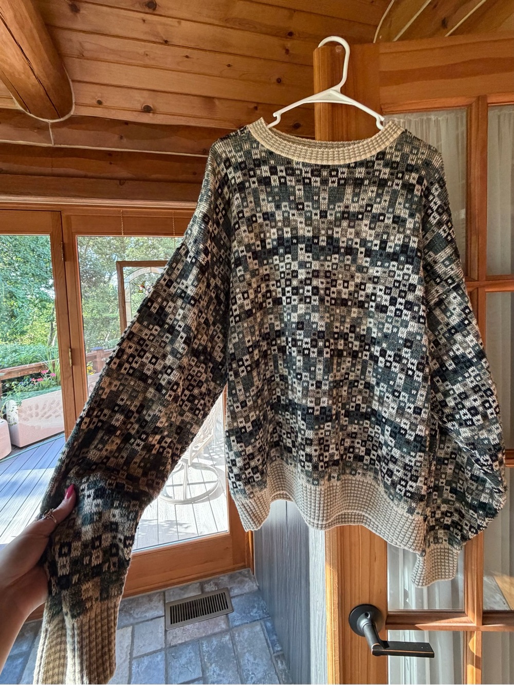 Vintage geometric pattern knit sweater